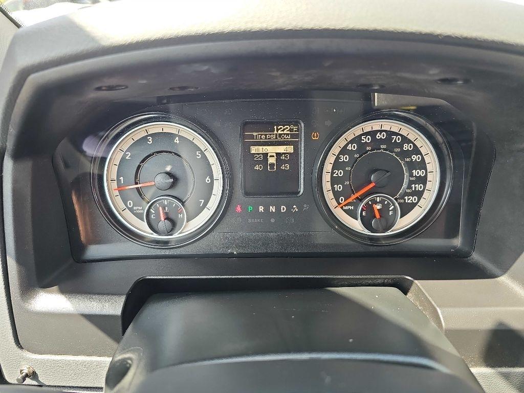 RAM 1500 Tradesman 4x4 Regular Cab 8' Box 2017
