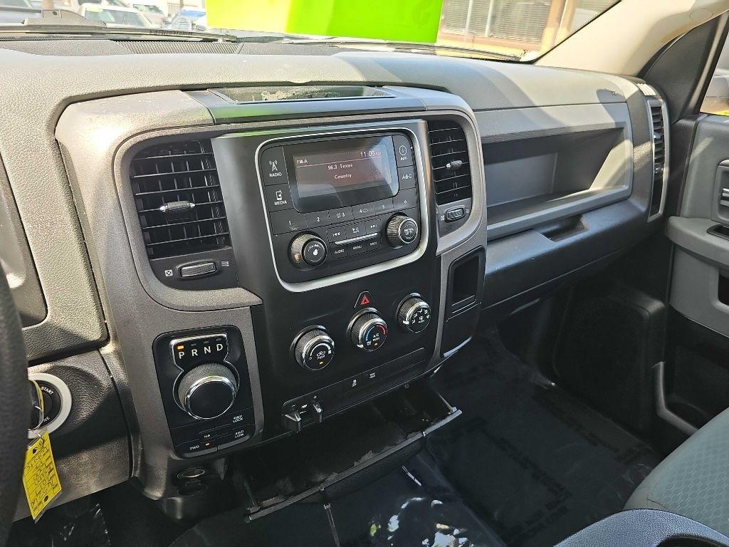 RAM 1500 Tradesman 4x4 Regular Cab 8' Box 2017
