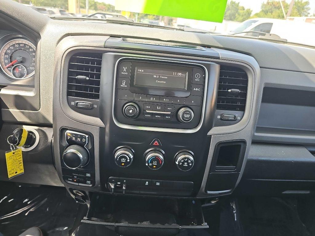 RAM 1500 Tradesman 4x4 Regular Cab 8' Box 2017