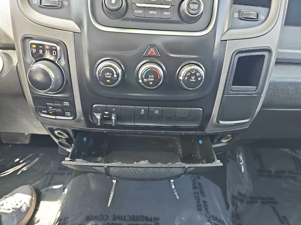 RAM 1500 Tradesman 4x4 Regular Cab 8' Box 2017