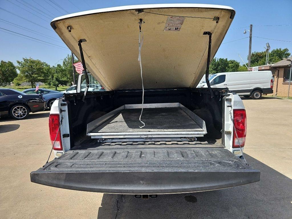 RAM 1500 Tradesman 4x4 Regular Cab 8' Box 2017