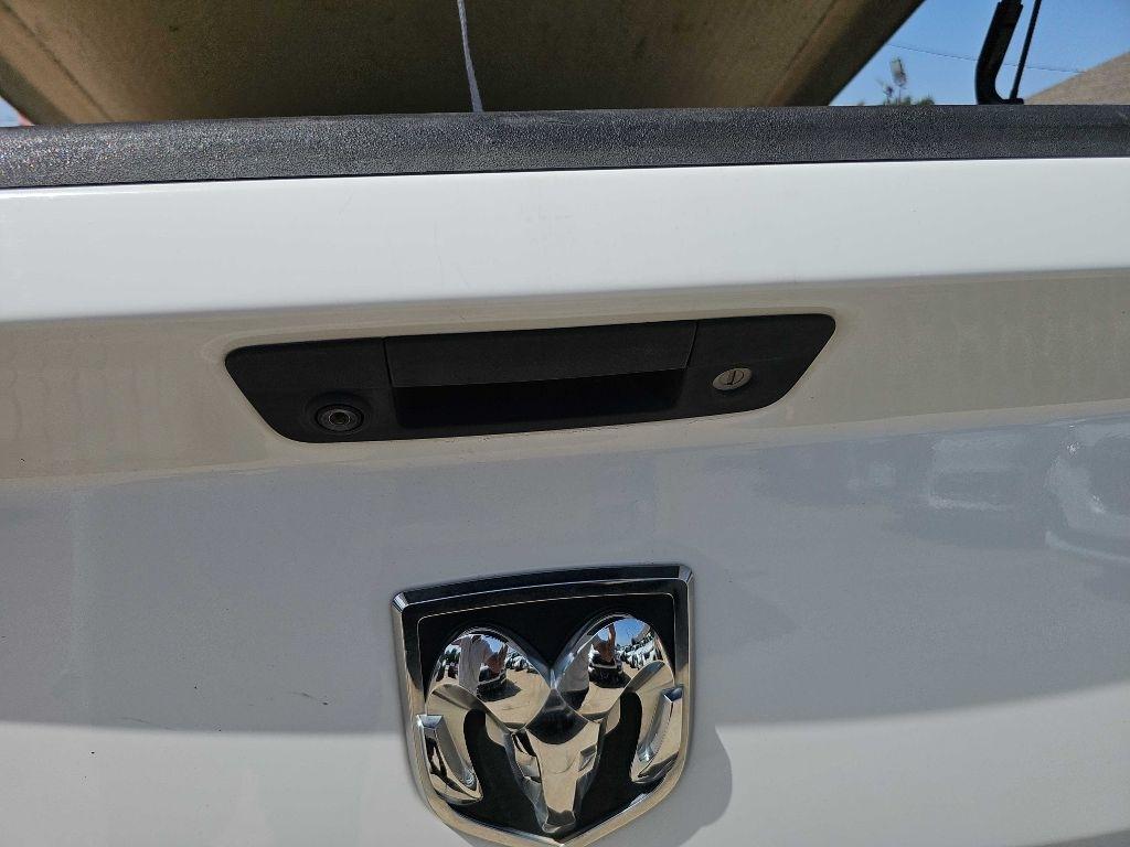 RAM 1500 Tradesman 4x4 Regular Cab 8' Box 2017