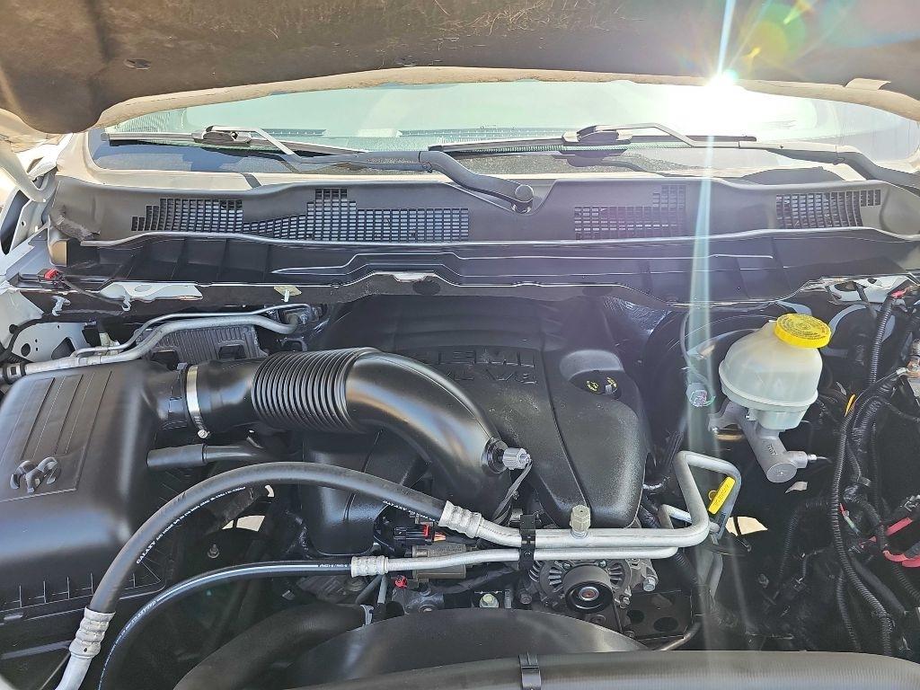 RAM 1500 Tradesman 4x4 Regular Cab 8' Box 2017