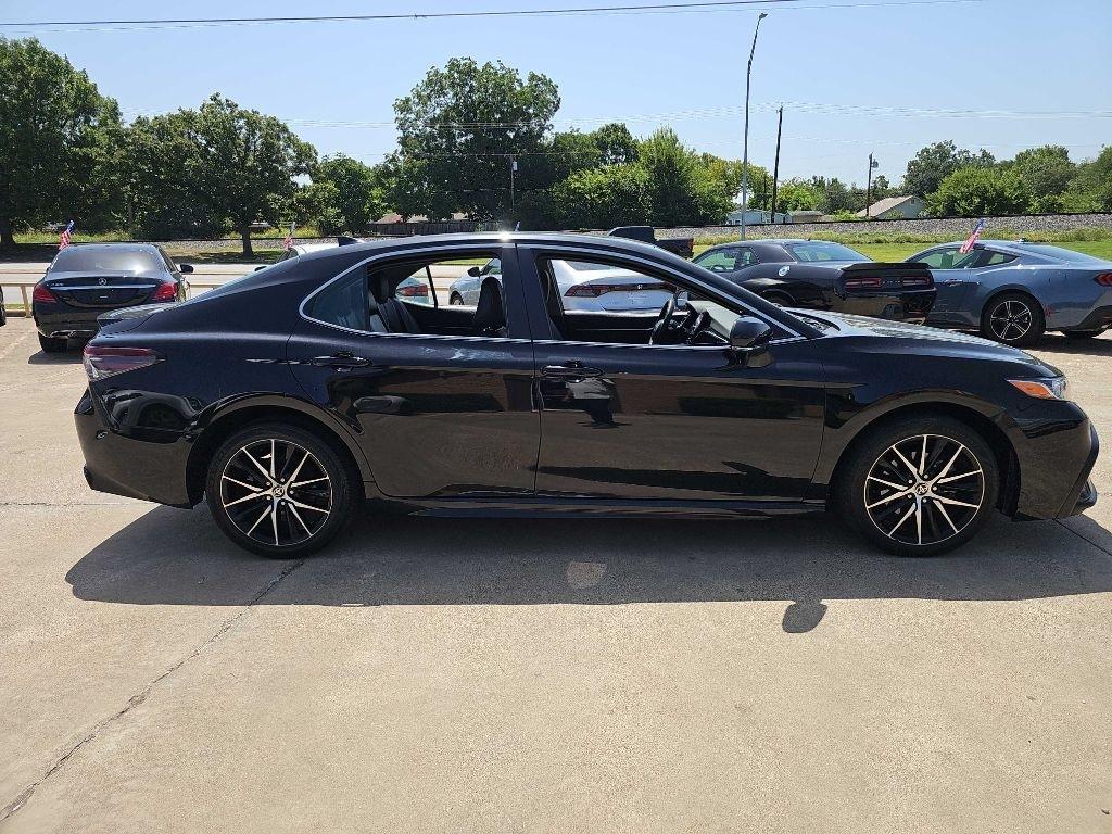 Toyota Camry SE Auto (Natl) 2024