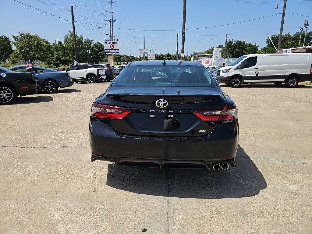 Toyota Camry SE Auto (Natl) 2024