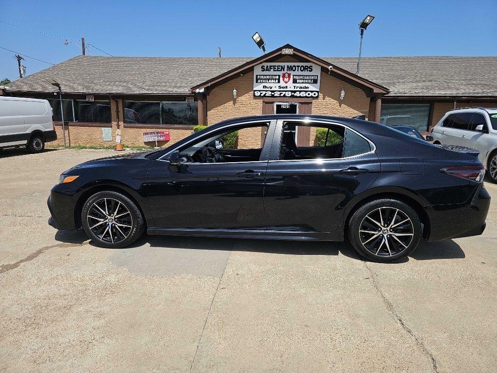 Toyota Camry SE Auto (Natl) 2024