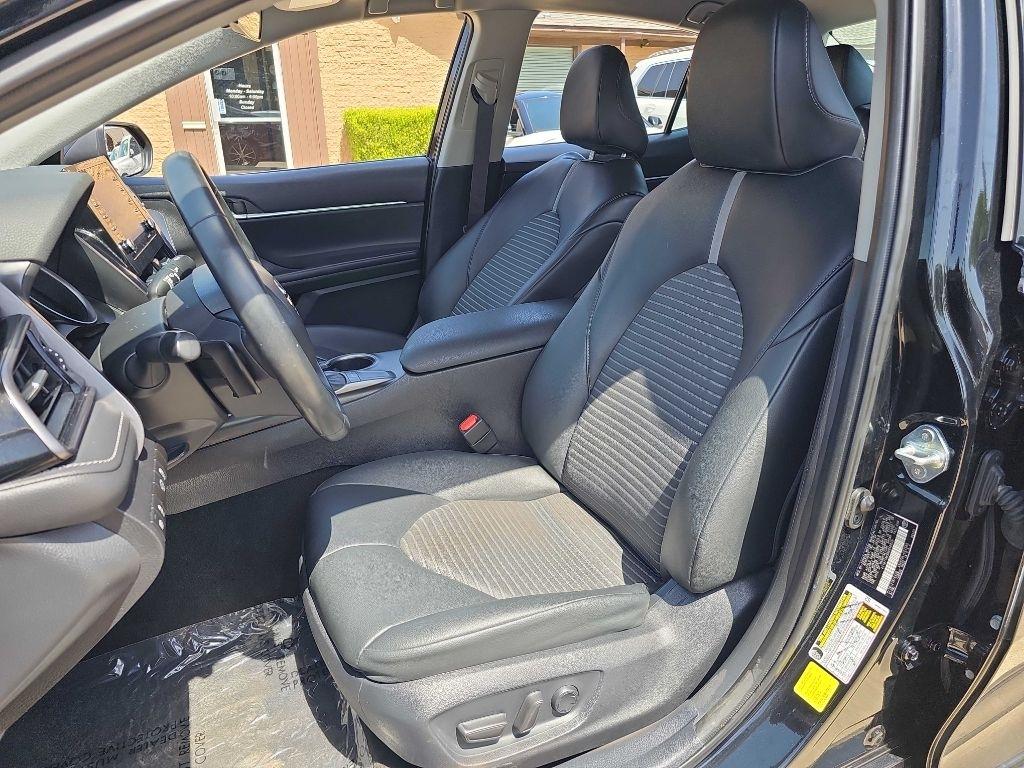 Toyota Camry SE Auto (Natl) 2024