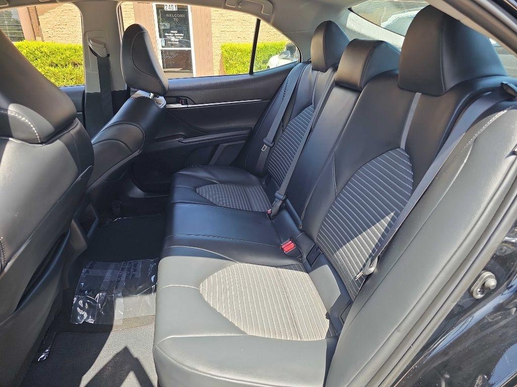 Toyota Camry SE Auto (Natl) 2024