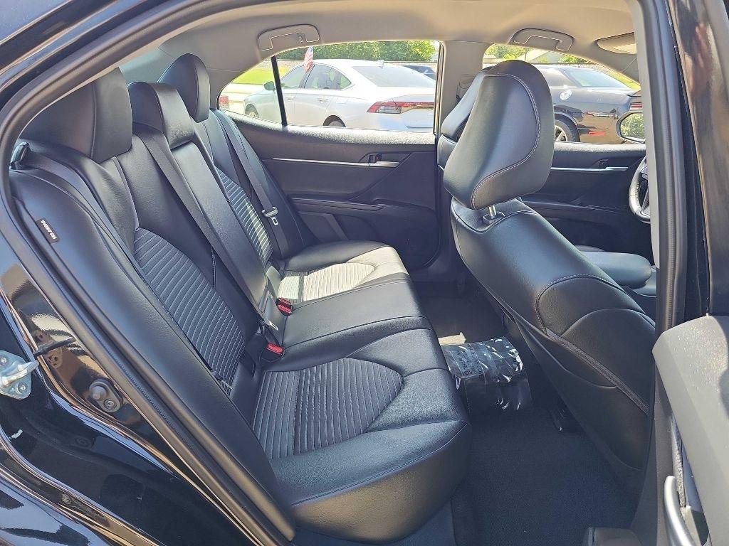 Toyota Camry SE Auto (Natl) 2024