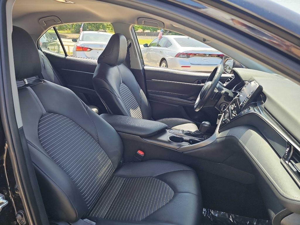 Toyota Camry SE Auto (Natl) 2024