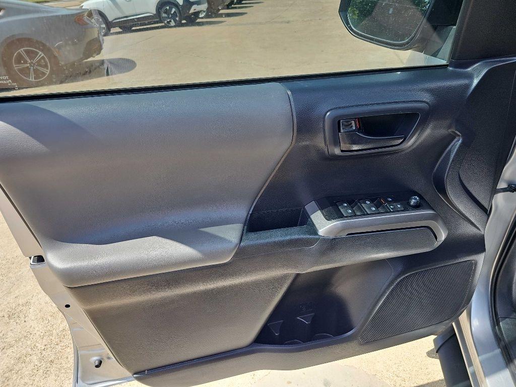 Toyota Tacoma 2WD TRD Off Road Double Cab 5' Bed V6 AT (Natl) 2022