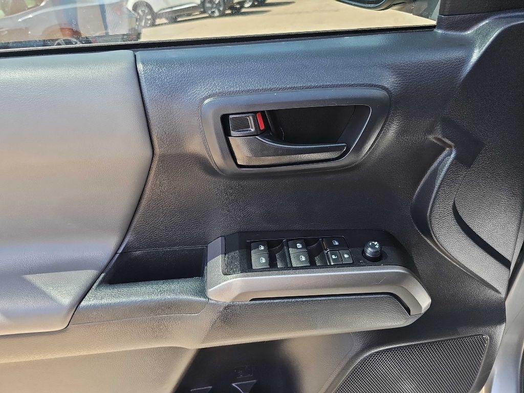 Toyota Tacoma 2WD TRD Off Road Double Cab 5' Bed V6 AT (Natl) 2022