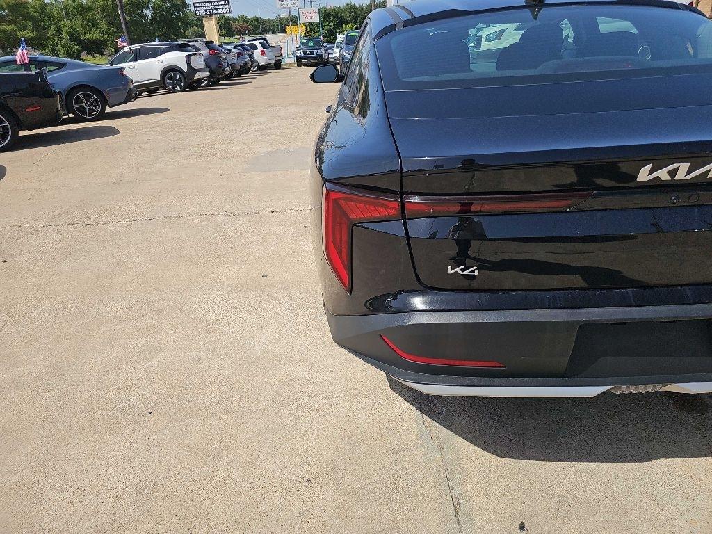 Kia K4 LXS FWD 2025