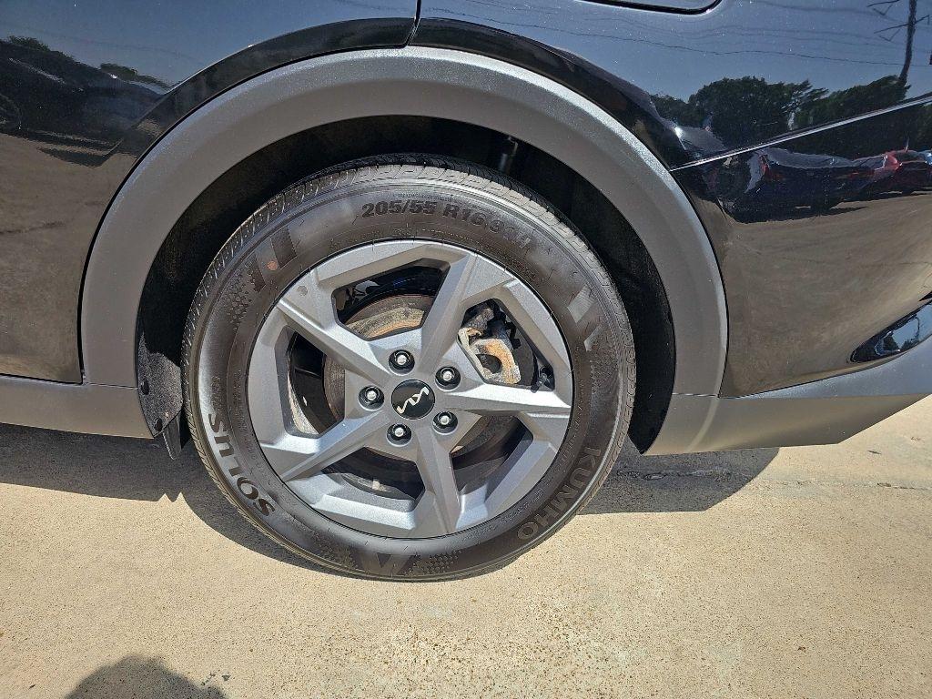 Kia K4 LXS FWD 2025