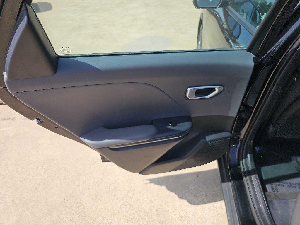 Kia K4 LXS FWD 2025