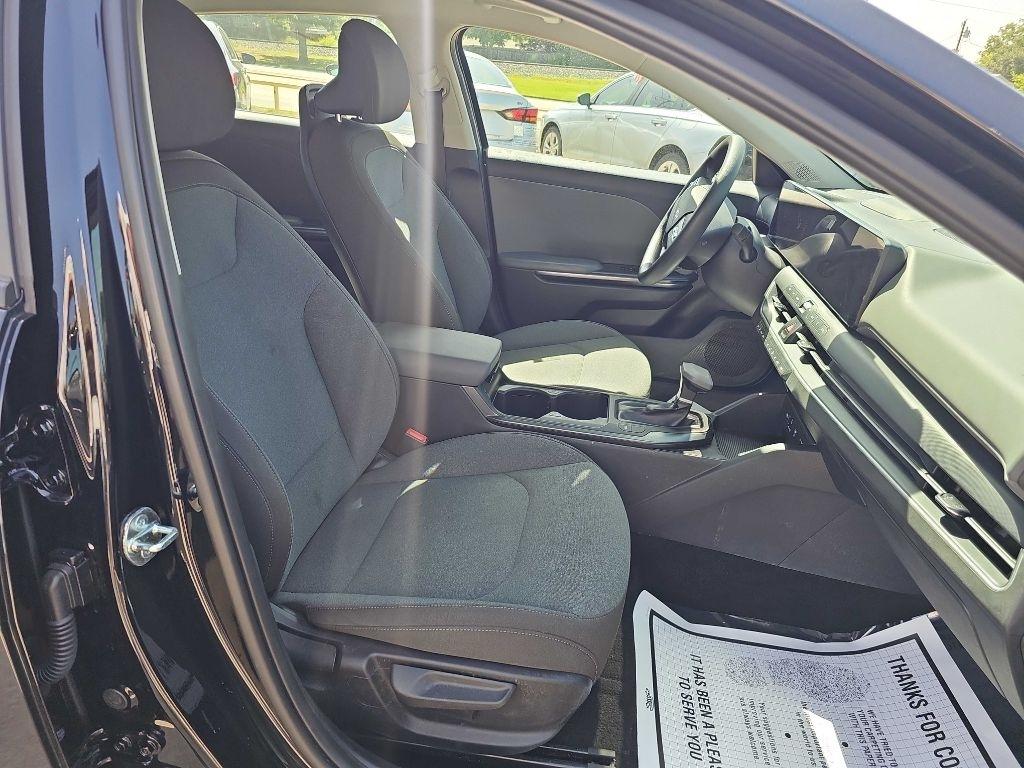 Kia K4 LXS FWD 2025
