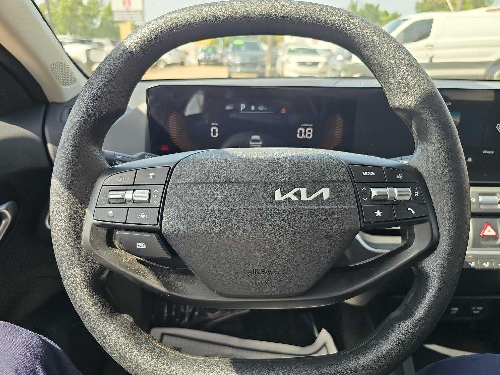Kia K4 LXS FWD 2025