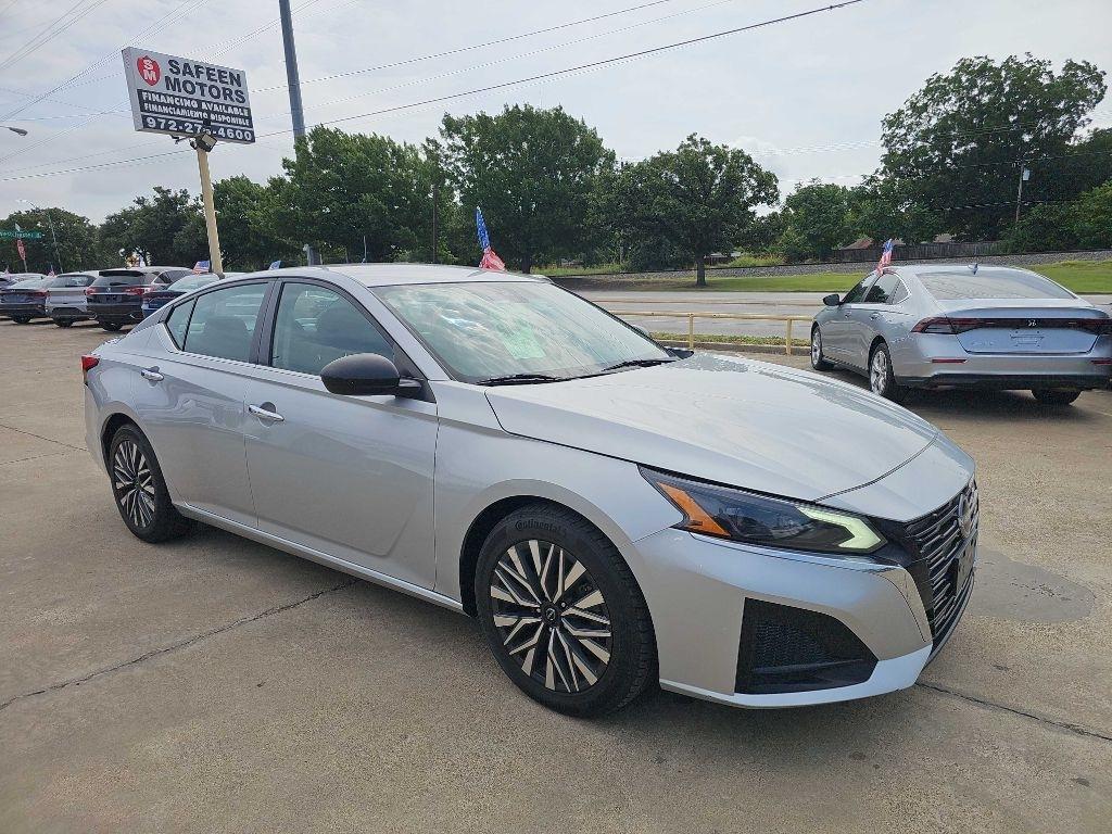 Nissan Altima 2.5 SV Sedan 2024