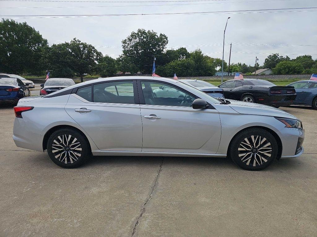 Nissan Altima 2.5 SV Sedan 2024
