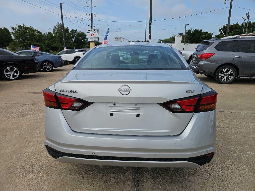 Nissan Altima 2.5 SV Sedan 2024