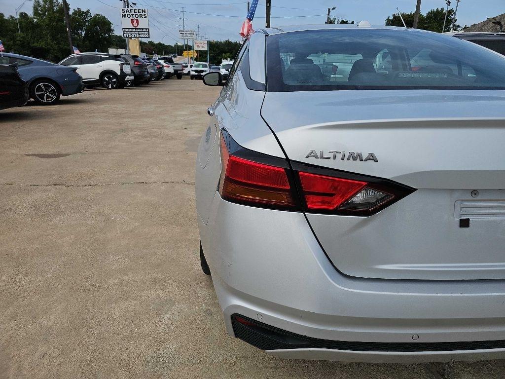 Nissan Altima 2.5 SV Sedan 2024