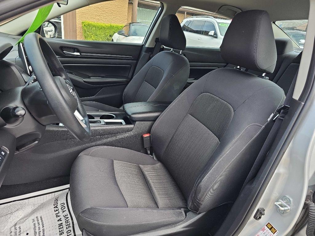 Nissan Altima 2.5 SV Sedan 2024