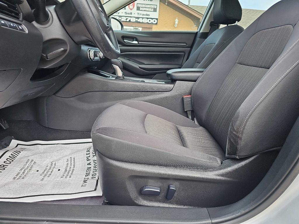 Nissan Altima 2.5 SV Sedan 2024