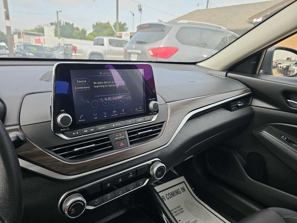 Nissan Altima 2.5 SV Sedan 2024