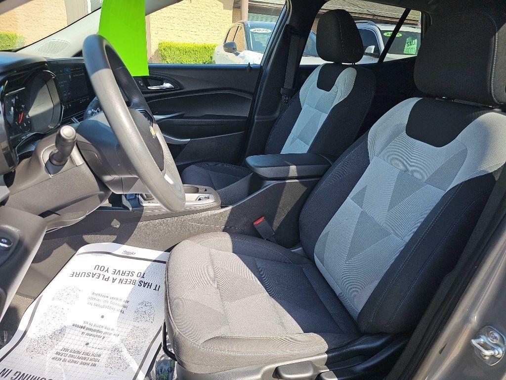 Chevrolet Trax FWD 4dr LS 2025