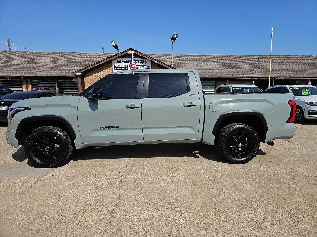 Toyota Tundra 4WD Platinum CrewMax 5.5' Bed (Natl) 2025