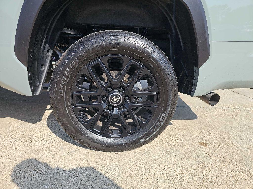 Toyota Tundra 4WD Platinum CrewMax 5.5' Bed (Natl) 2025