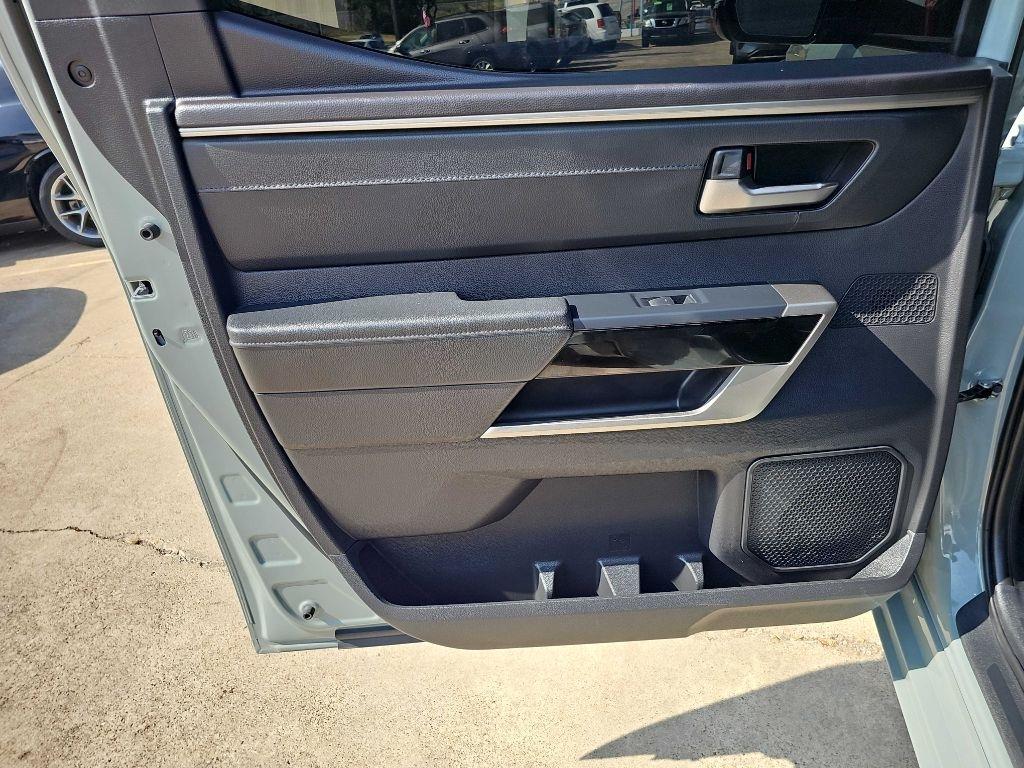 Toyota Tundra 4WD Platinum CrewMax 5.5' Bed (Natl) 2025