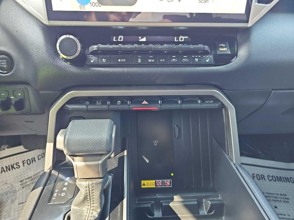 Toyota Tundra 4WD Platinum CrewMax 5.5' Bed (Natl) 2025