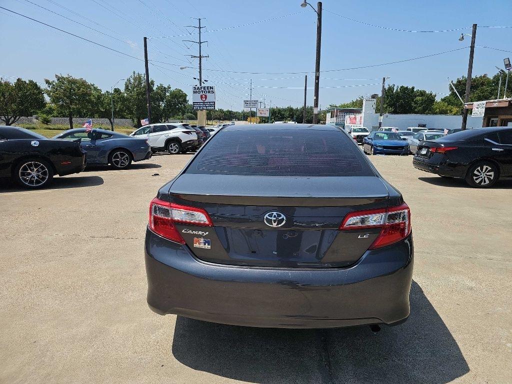 Toyota Camry 4dr Sdn I4 Auto XLE (Natl) 2013