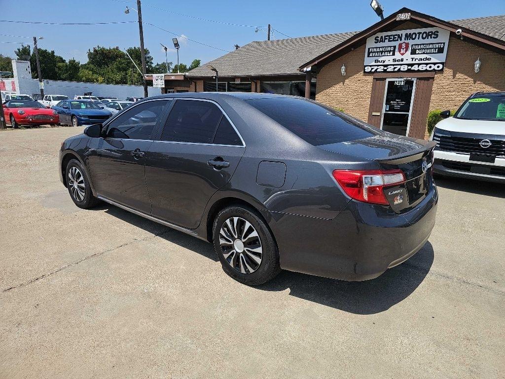 Toyota Camry 4dr Sdn I4 Auto XLE (Natl) 2013