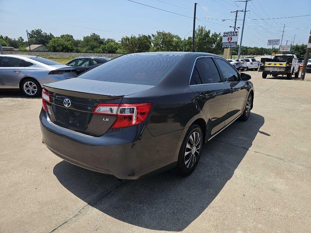 Toyota Camry 4dr Sdn I4 Auto XLE (Natl) 2013