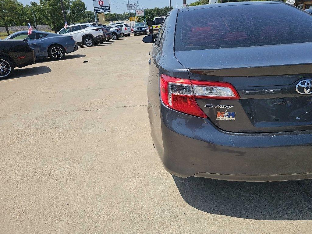 Toyota Camry 4dr Sdn I4 Auto XLE (Natl) 2013