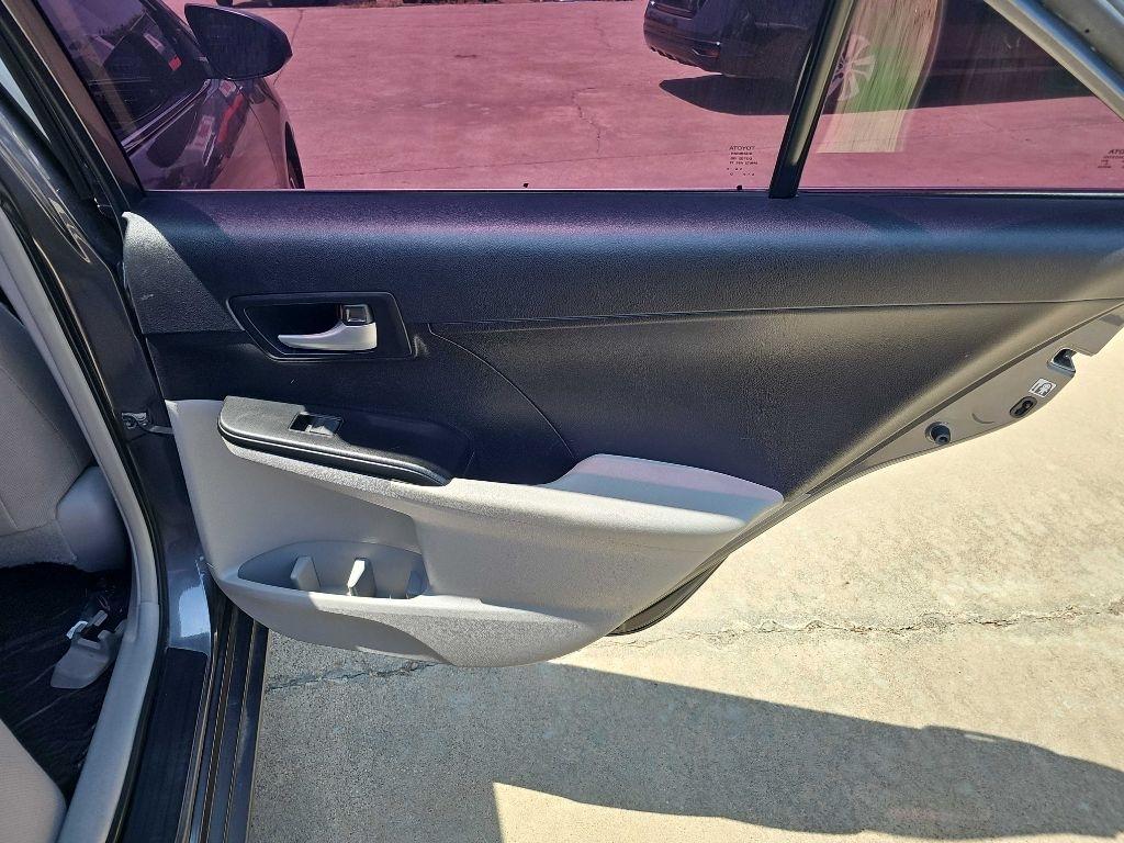 Toyota Camry 4dr Sdn I4 Auto XLE (Natl) 2013