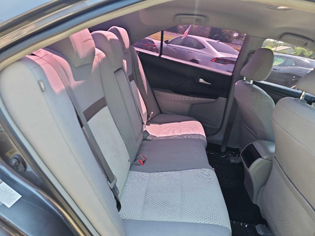 Toyota Camry 4dr Sdn I4 Auto XLE (Natl) 2013