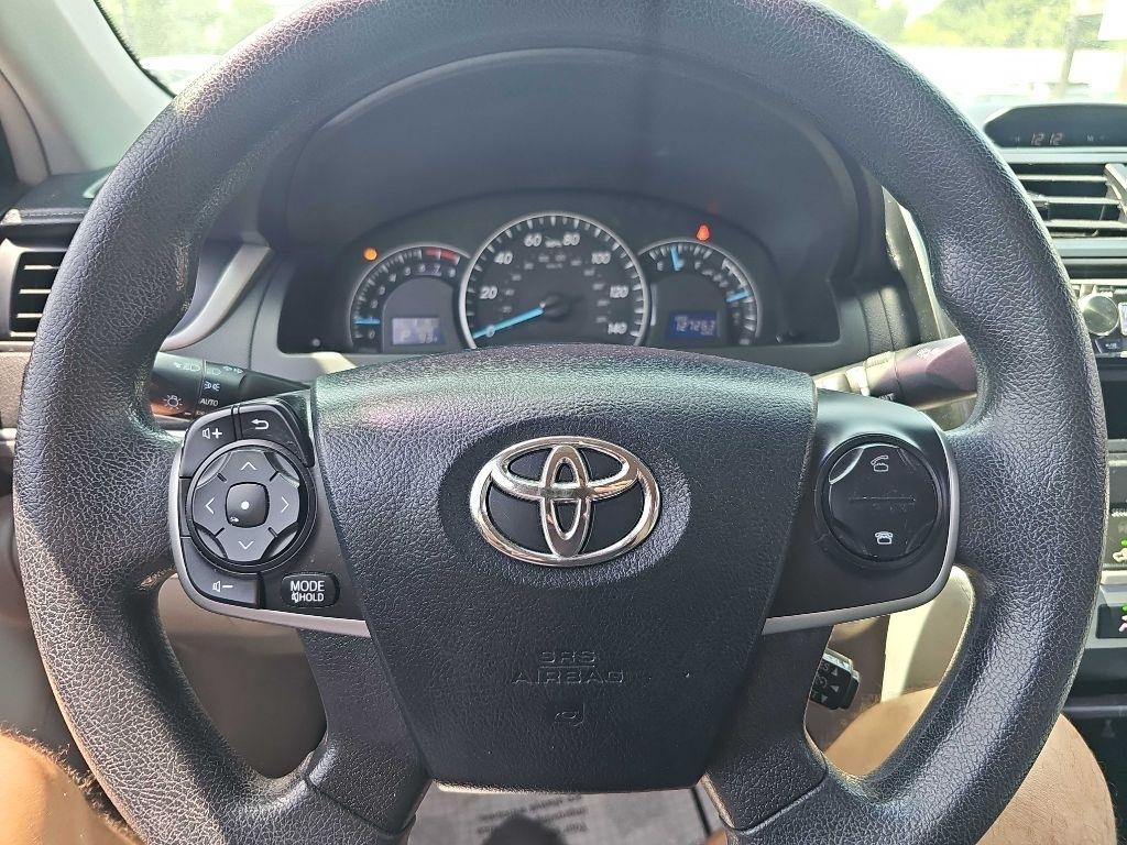 Toyota Camry 4dr Sdn I4 Auto XLE (Natl) 2013