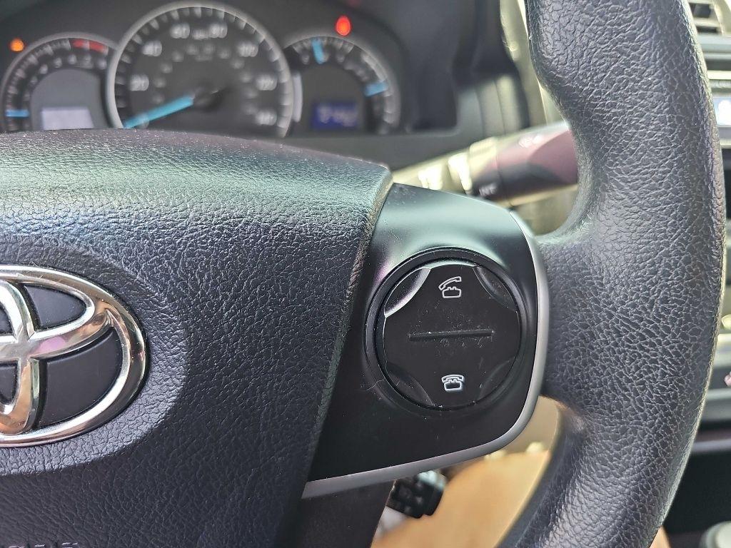 Toyota Camry 4dr Sdn I4 Auto XLE (Natl) 2013