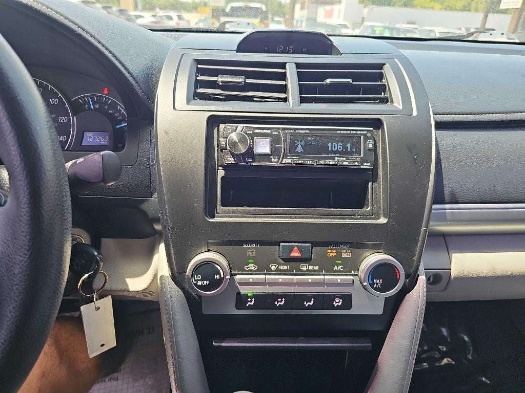 Toyota Camry 4dr Sdn I4 Auto XLE (Natl) 2013