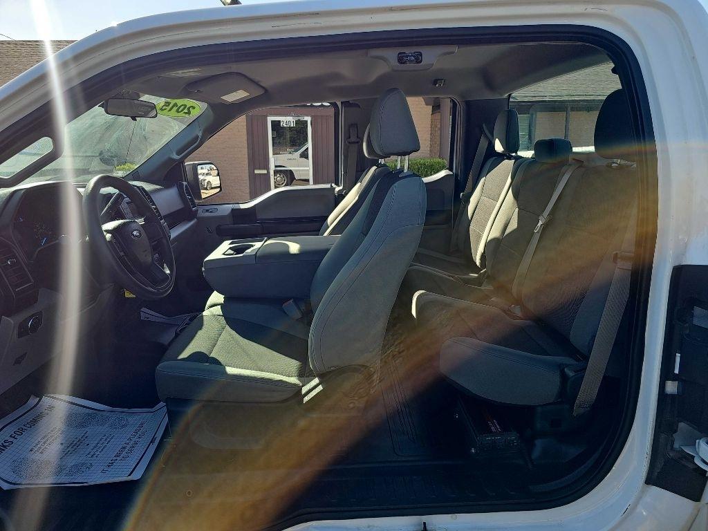 Ford F-150 2WD SuperCab 145" Lariat 2015