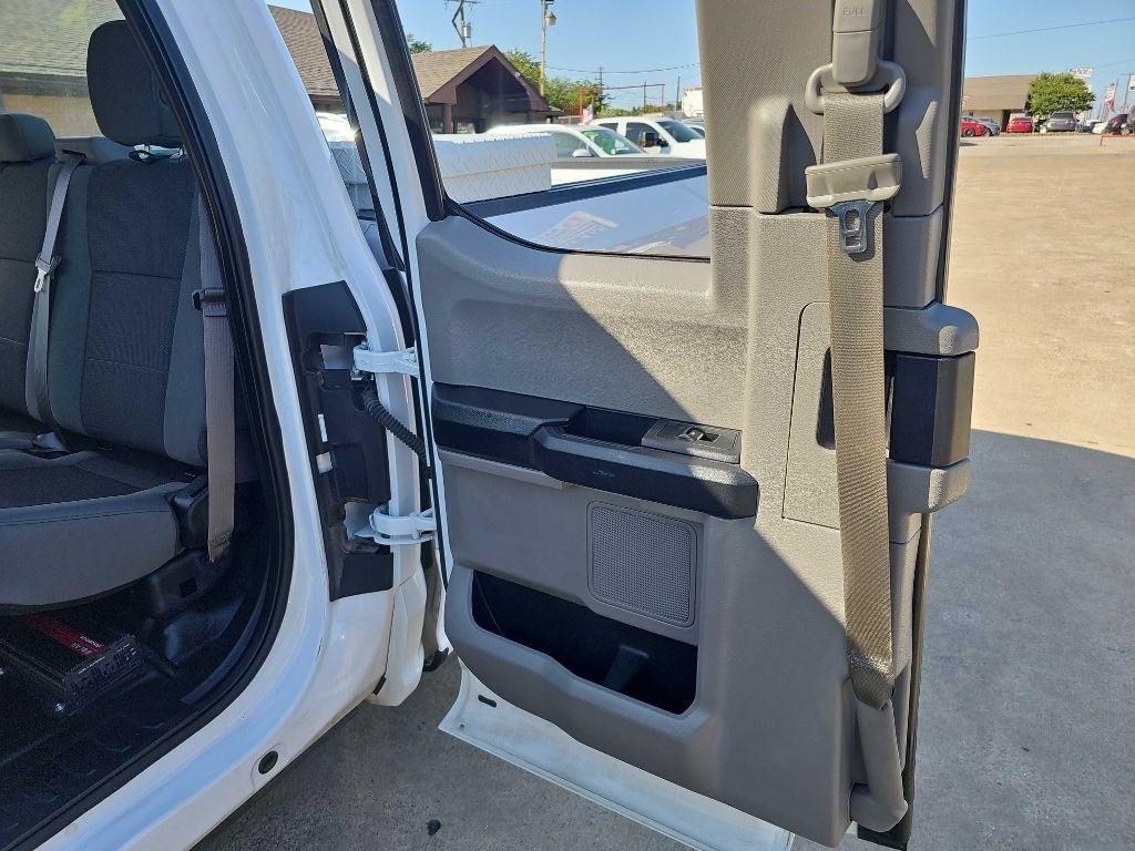 Ford F-150 2WD SuperCab 145" Lariat 2015