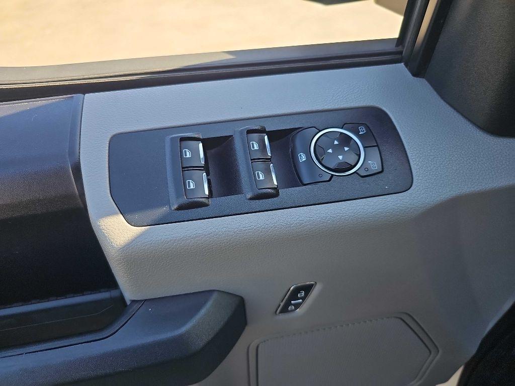 Ford F-150 2WD SuperCab 145" Lariat 2015