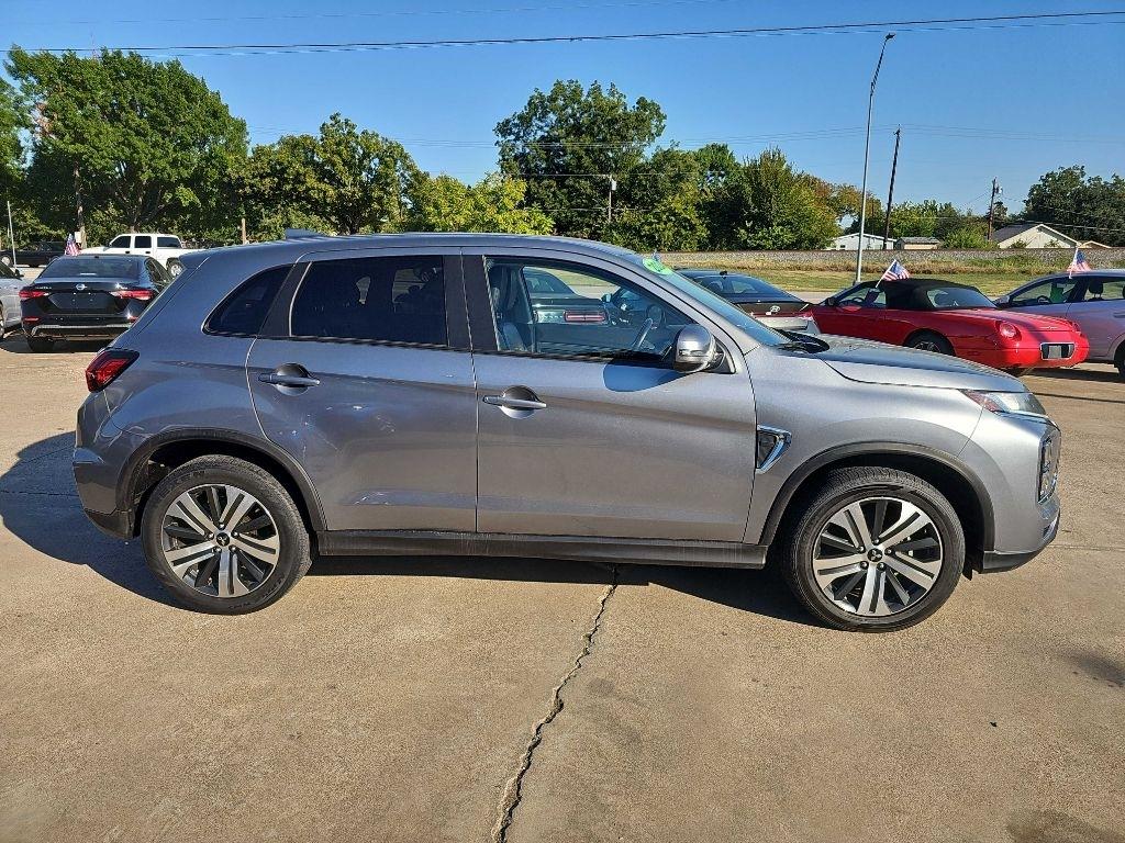 Mitsubishi Outlander Sport photo 2