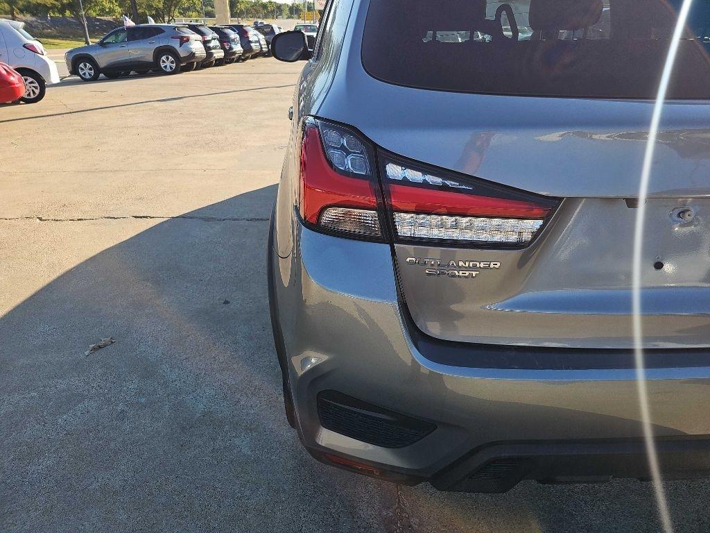 Mitsubishi Outlander Sport photo 9