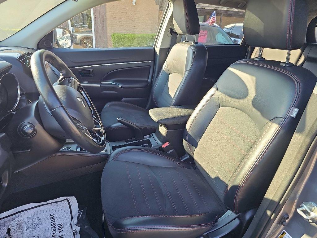 Mitsubishi Outlander Sport photo 13