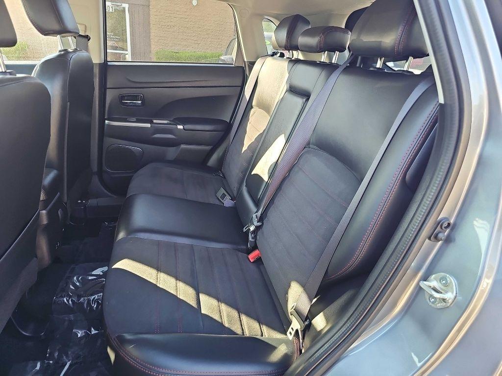 Mitsubishi Outlander Sport photo 15