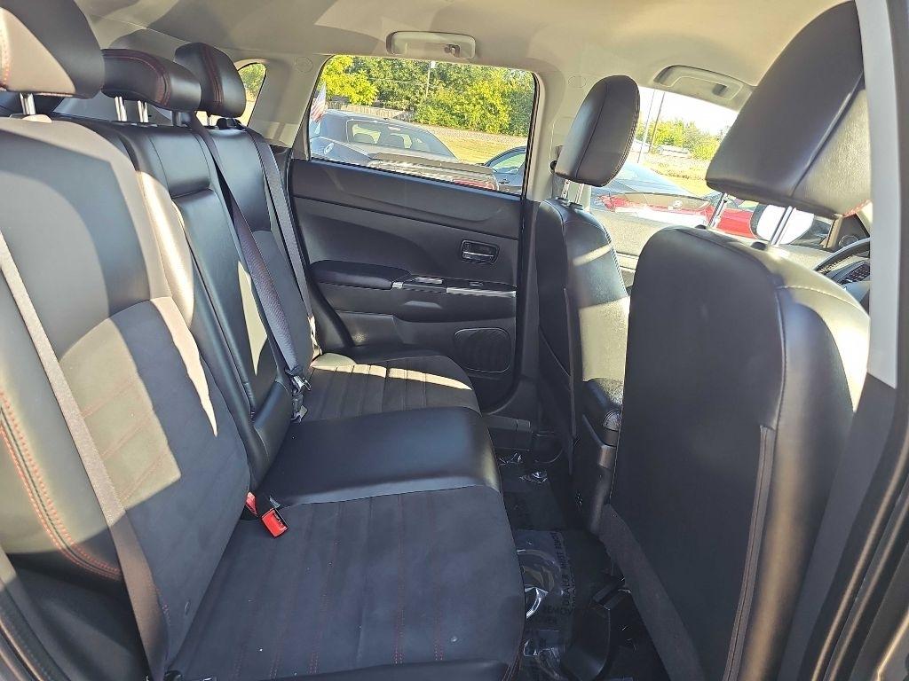 Mitsubishi Outlander Sport photo 17